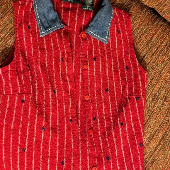 90's cottage-core sleeveless red pin striped button up!❣️ - Picture 1 of 5